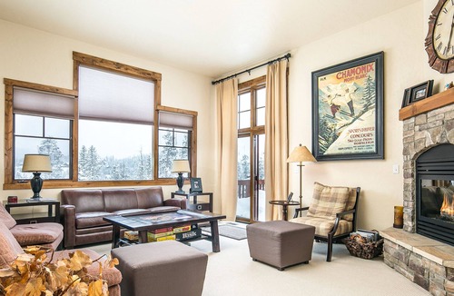 Bear Crossing House | Three-Level Townhome with Stunning Mountain Views, Fireplace, Deck & Balcony