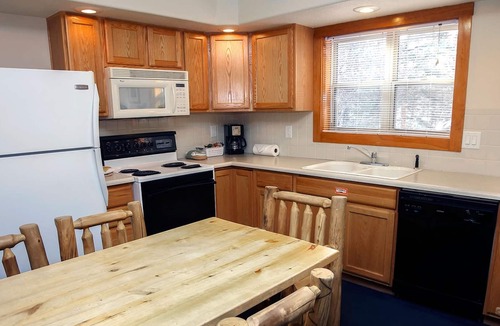 Estes Park Ski Chalet | Timber Creek Chalets - Hot Tubs by Rocky Mountain Resorts