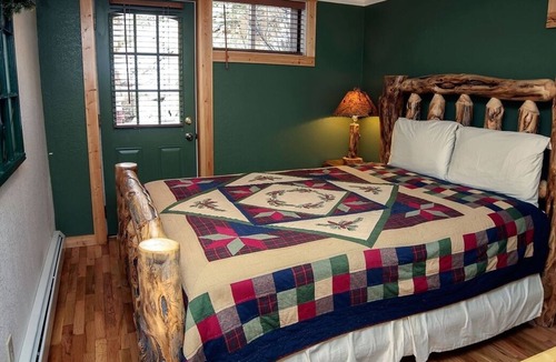 Estes Park Ski Chalet | Timber Creek Chalets - Hot Tubs by Rocky Mountain Resorts