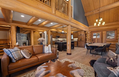Estes Park Cabin | Timber Rest Lodge- log cabin with 5 bedrooms, 5.5 bath with hot tub and AC