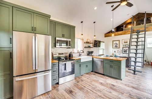Lake George Apartment | Tiny Glamping Cabin: 2 Mi to Eleven Mile Reservoir