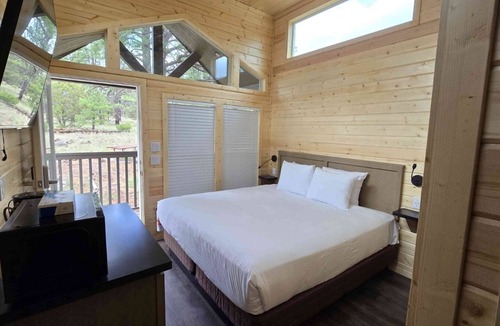 Page Cabin | Tiny Home King Room #9A