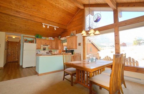 Carriage Hills House | Tonahutu - 2 bedroom home on 1+ acre
