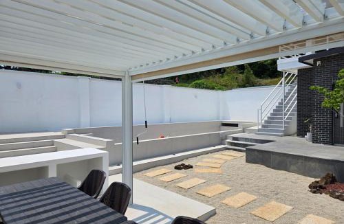 Majanggae House | Tongyeong Stay Y Ho Pool Villa