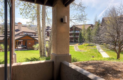 Steamboat Springs Condo | TR1111 | Perfect for families or group of couples | A/C | 10 Hot Tubs