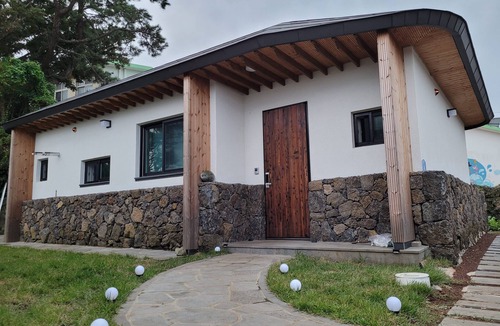 Pyeongdae-ri House | Traditional & Mordern Jejudo House of east Jeju, Korea