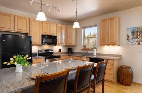 Winter Park Condo | Trailhead 524 Clubhouse w/Hot tub | Pool