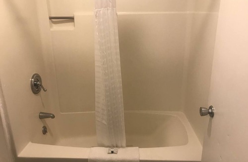 Craig Hotel | Travelers Inn & Suites