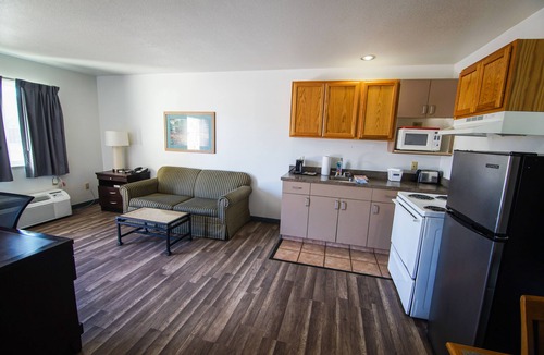 Cimarron Hills Hotel | Travelodge by Wyndham Colorado Springs Airport/Peterson AFB
