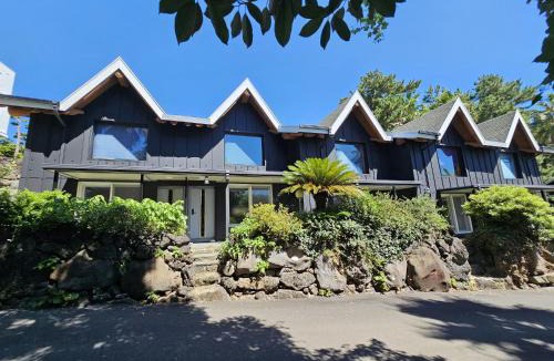 Namwon House | Tree Story Pension