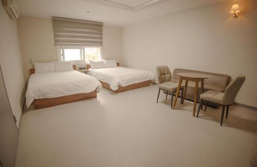 Yeon-dong Hotel | Trevi Hotel