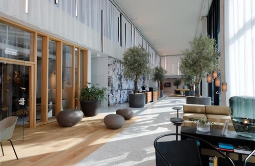Erdberg Apartment | Triiiple Suites Level 21 mit Balkon und Tiefgarage