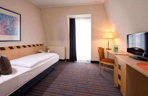 Laubegast Hotel | Triple room -Flexible rate with breakfast - ACHAT Hotel Dresden Elbufer