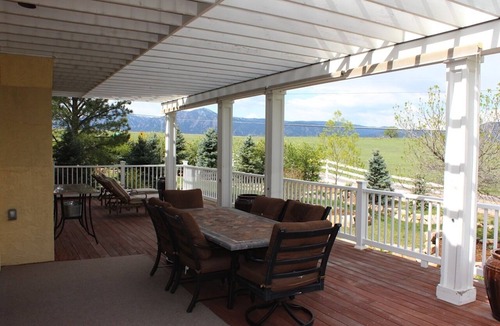 Boulder House | True Luxury Estate Perfect For Small Reunions Or A Family Get-Away