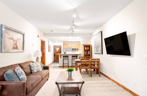Four O'Clock Condo | True Ski in/Out; Steps from Chairlift, Hikes