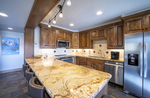 Breckenridge Condo | True Ski-In-Ski-Out 3 Bed-3 Bath Penthouse. Overlooks base of Peak 8. Sleeps 13