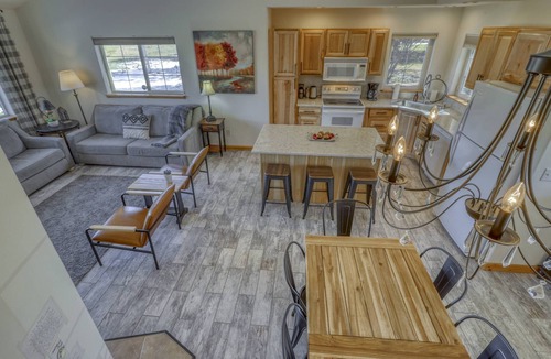 Lake Hatcher Park House | Tubing Promo! Stunning Home, Hot Tub, Firepit, Ping Pong, Patio, Near Lake & Trails