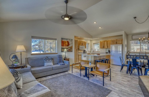 Lake Hatcher Park House | Tubing Promo! Stunning Home, Hot Tub, Firepit, Ping Pong, Patio, Near Lake & Trails