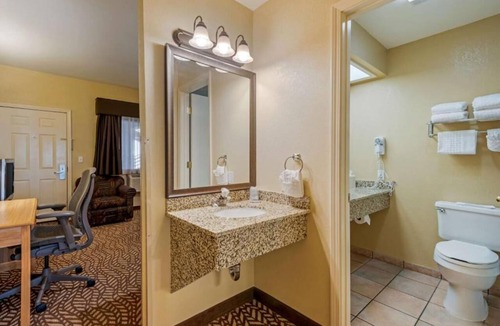 Cortez Hotel | Turquoise Inn and Suites Cortez near Mesa Verde