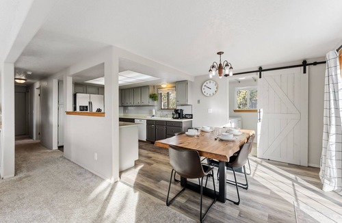 Fairplay Condo | Two Cubs Cabin In-Town Fairplay with Big Views