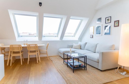 Rudolfsheim-Funfhaus Apartment | Two leveled Penthouse by Schonbrunn