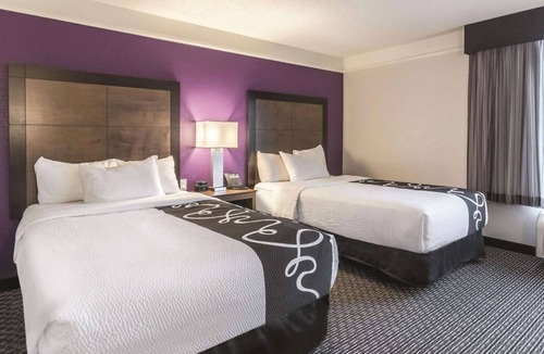 Grand Junction Hotel | Two Non-smoking Rooms w/2 Double Beds at La Quinta Inn by Wyndham Grand Junction