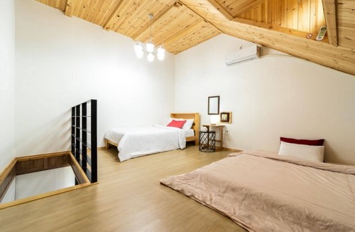 Uljin House | Uljin Dolbit Pension