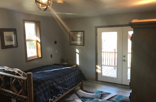 Michigan Hill Cabin | Ultimate Family Vacation Dream in our Cozy Cabin - Perfect for 2-3 Families