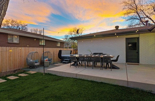 Highlands House | Ultimate Retreat: Theater, Sauna & Hot Tub, FirePit, 5BDR