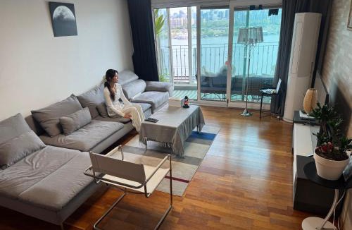 Hannamil-tong Apartment | UN village with River View, Seoul, Free Parking, Hannam