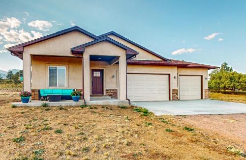 Rye House | 'Under the Rye Sky' New-Build Home Near Trails!