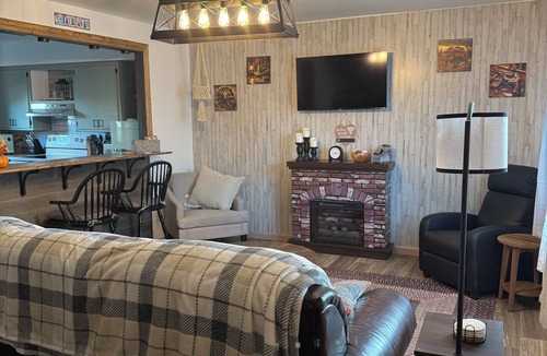 Vernal Apartment | Unique cozy 2-bedroom ,1.5 bath, king bed, suite in Vernal. Close to work & play