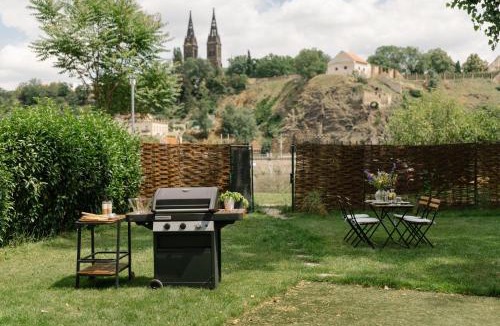 Smichov Other | Unique glamping Prague with private hot tub