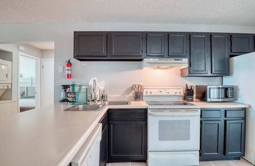 Cimarron Hills Apartment | UnitA/CoffeeBar/FreeParking/NearBase/NearAirport