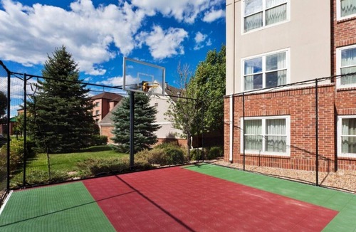Denver West House | Unwind at our modern extended stay hotel in Golden, CO