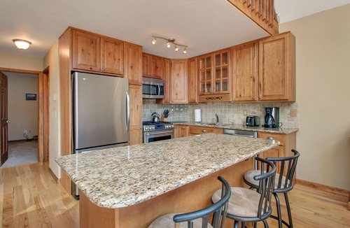 Fraser House | Updated Fraser Mountain Cabin