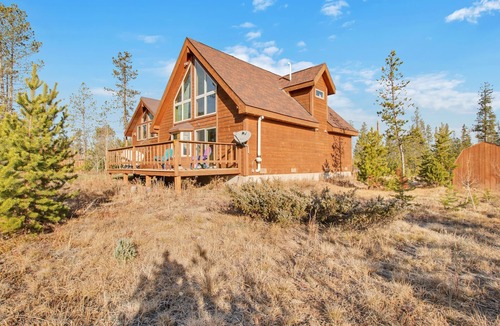 Fraser House | Updated Fraser Mountain Cabin