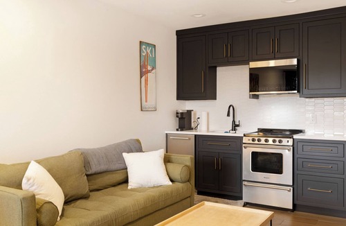 Frisco Condo | Updated Studio Condo near Main Street! Garage Parking!
