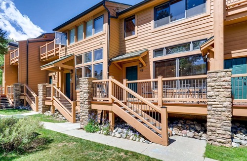 Peak 9 House | Upscale Ski-in/Ski-out Retreat; Only a few days left. Discounts available!