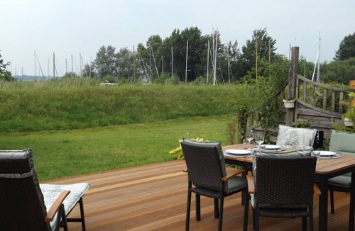 Stexwig Apartment | Vacation apartment in Stexwig: sea view, terrace & 200 m to the sandy beach