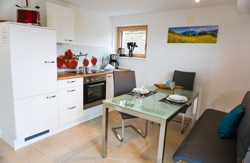 Schraden Apartment | Vacation apartment "Bergblick Souterrain"