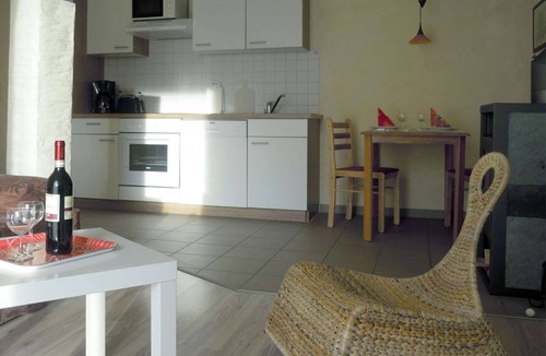 Kranichfeld Apartment | Vacation apartment 1, 1 bedroom, 2 extra beds possible in the living room, 1 baby crib (up to 3 years)