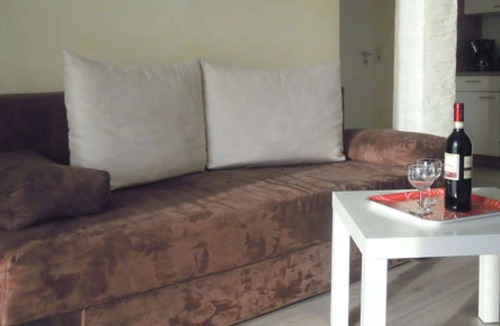 Kranichfeld Apartment | Vacation apartment 1, 1 bedroom, 2 extra beds possible in the living room, 1 baby crib (up to 3 years)