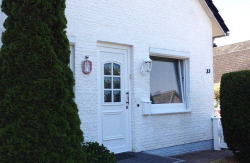 Groemitz Apartment | Vacation apartment in top location, terrace, WiFi, lockable bicycle shed