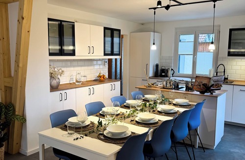 Boeblingen House | Vacation home, cooking island, garden, parking, 4-8 persons