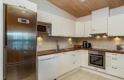 Kuortti House | Vacation home Kaarna by Interhome