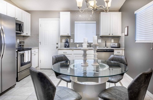 Colorado Springs House | Vacation tailored to your highest standards! Fenced yard! Prime location! Views!