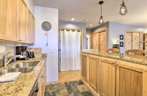 Vail Condo | Vail Ski Condo w/Mtn Views & Shuttle Service!