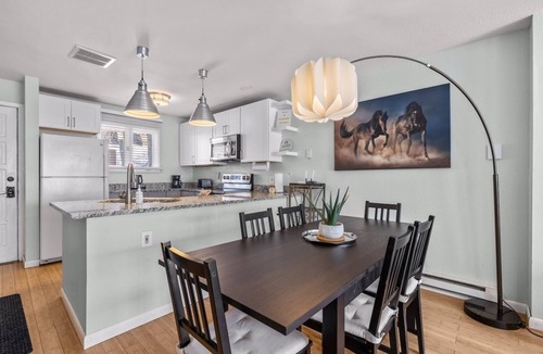 Vail Condo | Vail View Condo - Close to Village & Dog Friendly