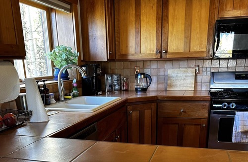 Nederland House | Valley View Vistas - Dog-Friendly Cozy Retreat w/VIEWS!